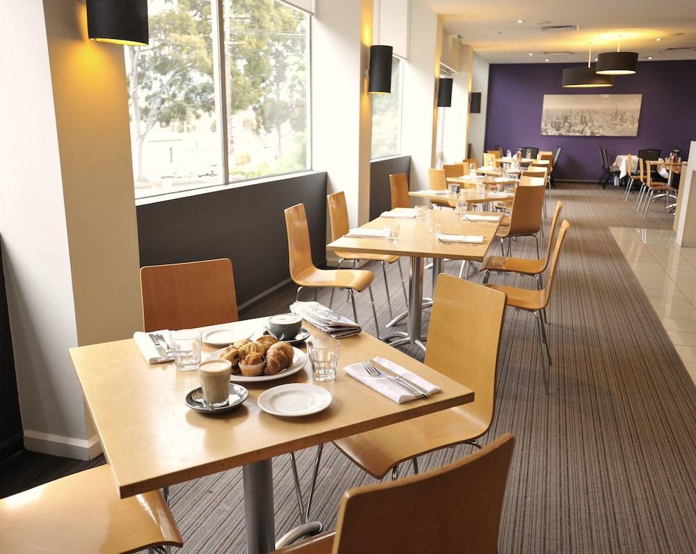 Mercure North Melbourne Exterior photo