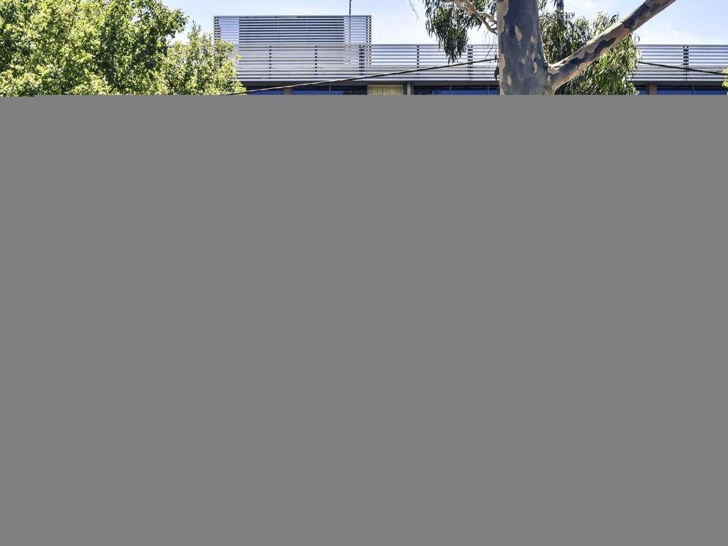 Mercure North Melbourne Exterior photo