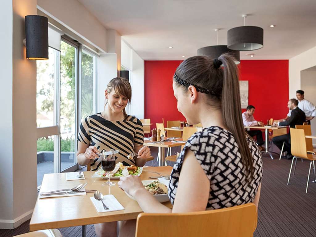 Mercure North Melbourne Restaurant photo